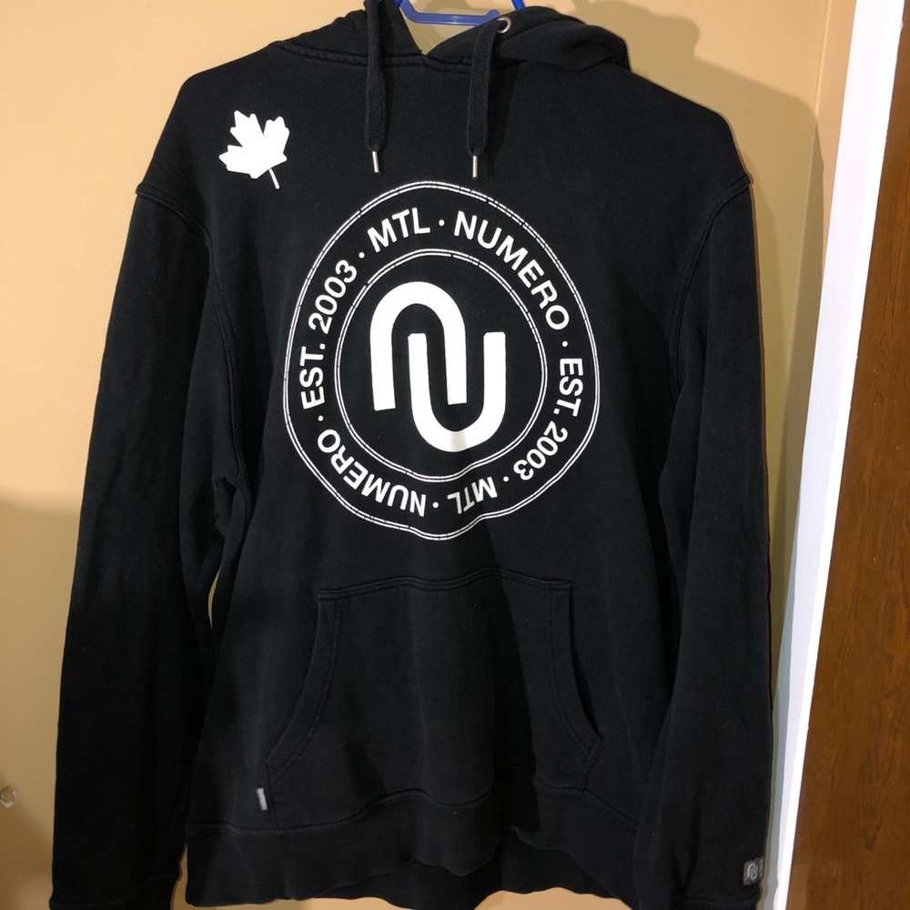 *NUMERO* Black hoodie